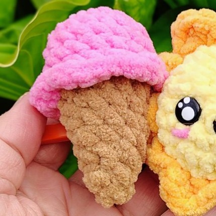 Mini Ice Cream photo 1 of 1 by Loop & Leaf