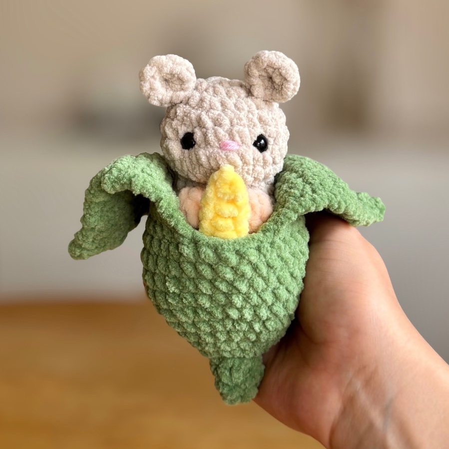 Interactive Mouse in a Corn Husk photo 1 of 3 by Plushloopia